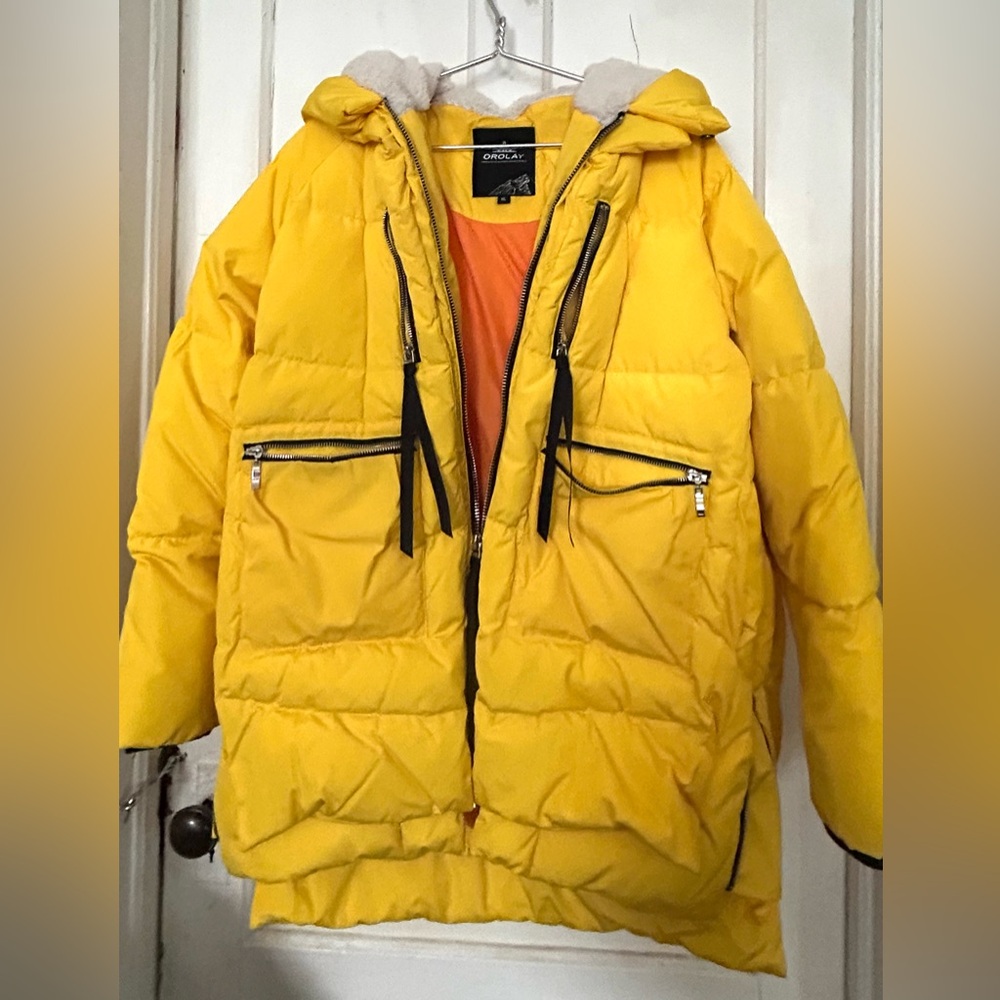 Down jacket Women’s size XL. Worn only 3 times. Perfect condition.